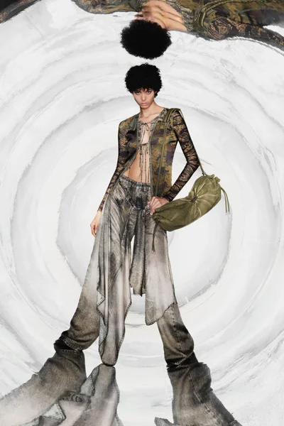 Look 28